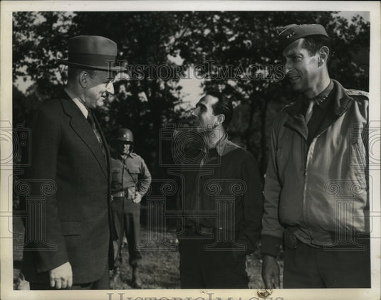 1931 Press Photo War Correspondent meets Henry Morgenthau whose visiting Front