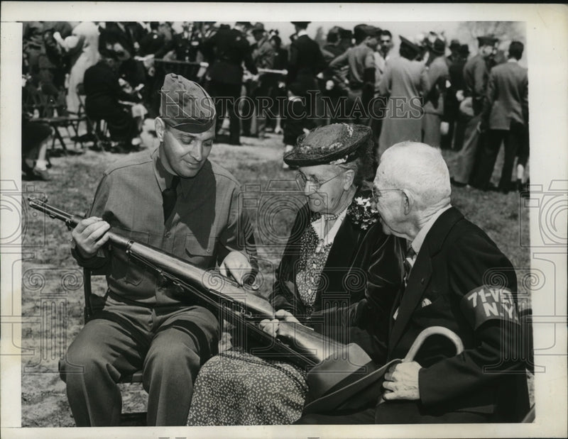 Load image into Gallery viewer, 1941 Press Photo Robert Noe Jr. entertains guests at Mother's Day celebration
