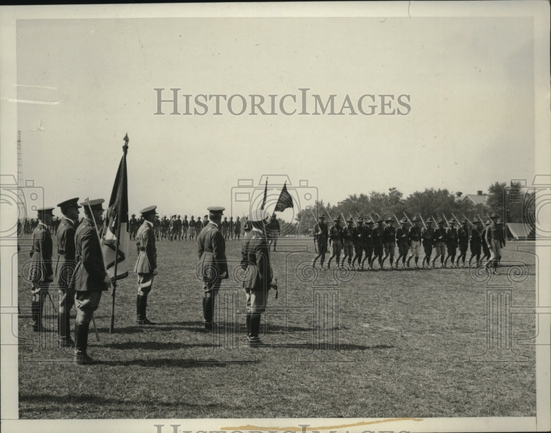 Load image into Gallery viewer, 1929 Press Photo General Summerall reviews the men at Fort Myer - nem64055
