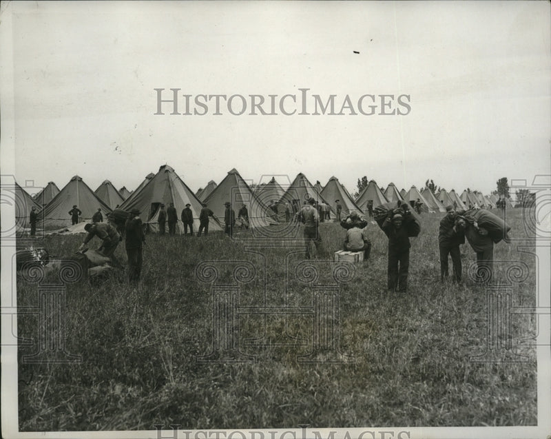 Load image into Gallery viewer, 1933 Press Photo Brand New Army Tents Being Erected At Fort Hunt - nem64614
