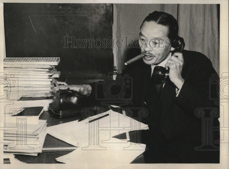 Load image into Gallery viewer, 1946 Press Photo Japanese Telephone Executive of Communication Ministry
