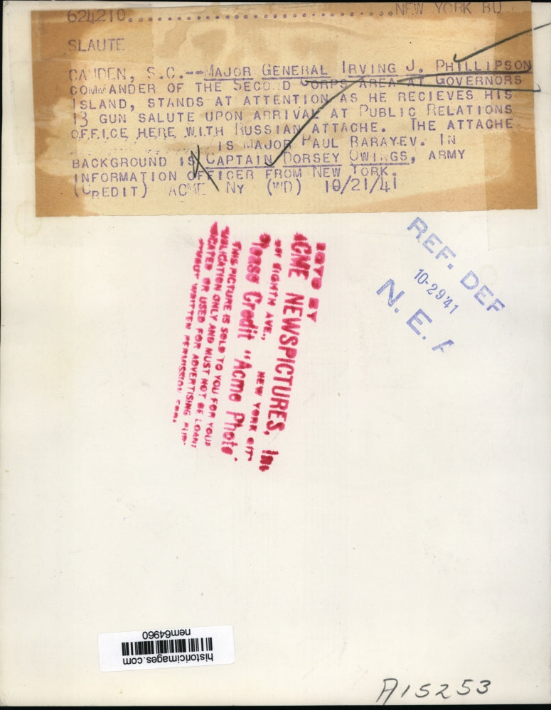 1942 Press Photo General Irving Phillipson receives gun salute upon arrival