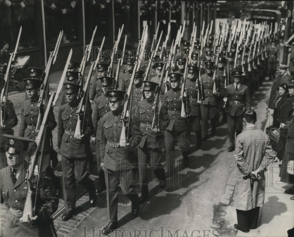 1937 Press Photo Royal Air Force men practice for Coronation Day at Uxbridge