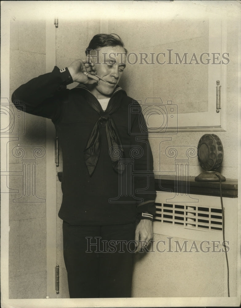 Load image into Gallery viewer, 1924 Press Photo F. J. Fernholz of Battleship Florida shows the peculiar whistle
