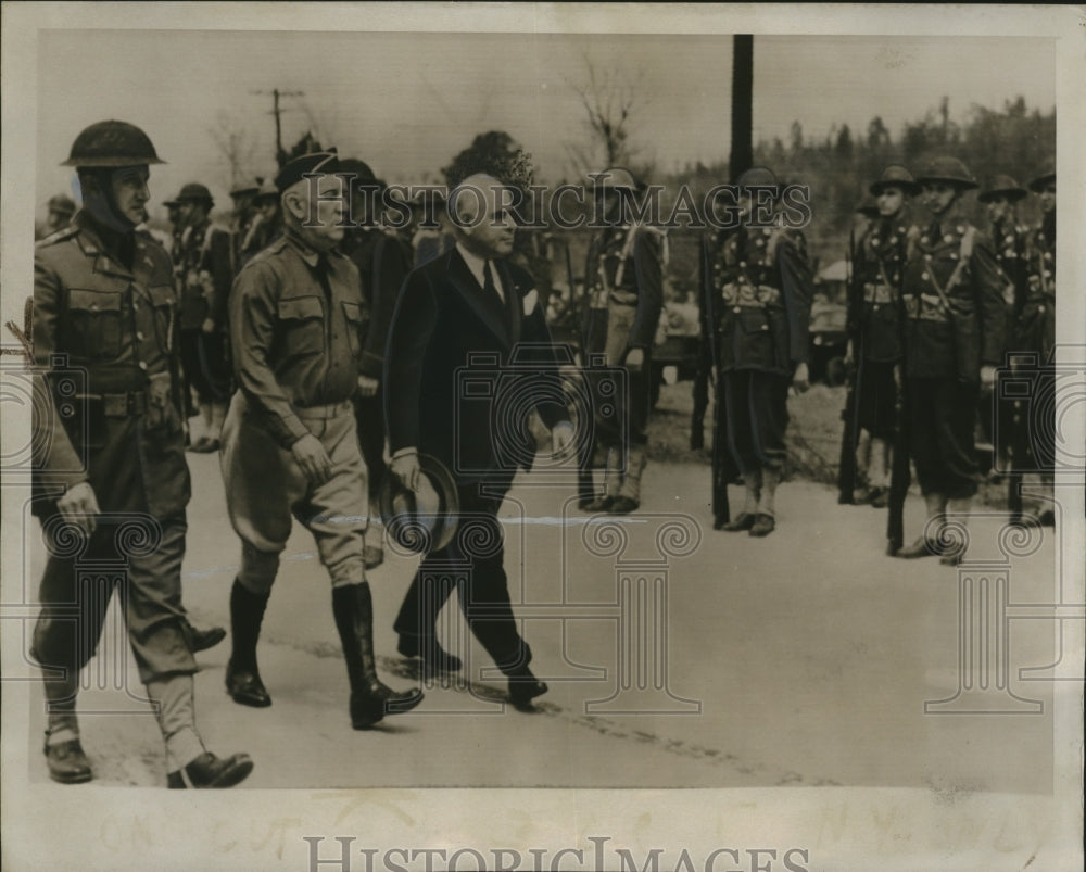 1941 Press Photo Gov Herbert Lehman of NY with Maj LeRoy Wever & Gen Haskell