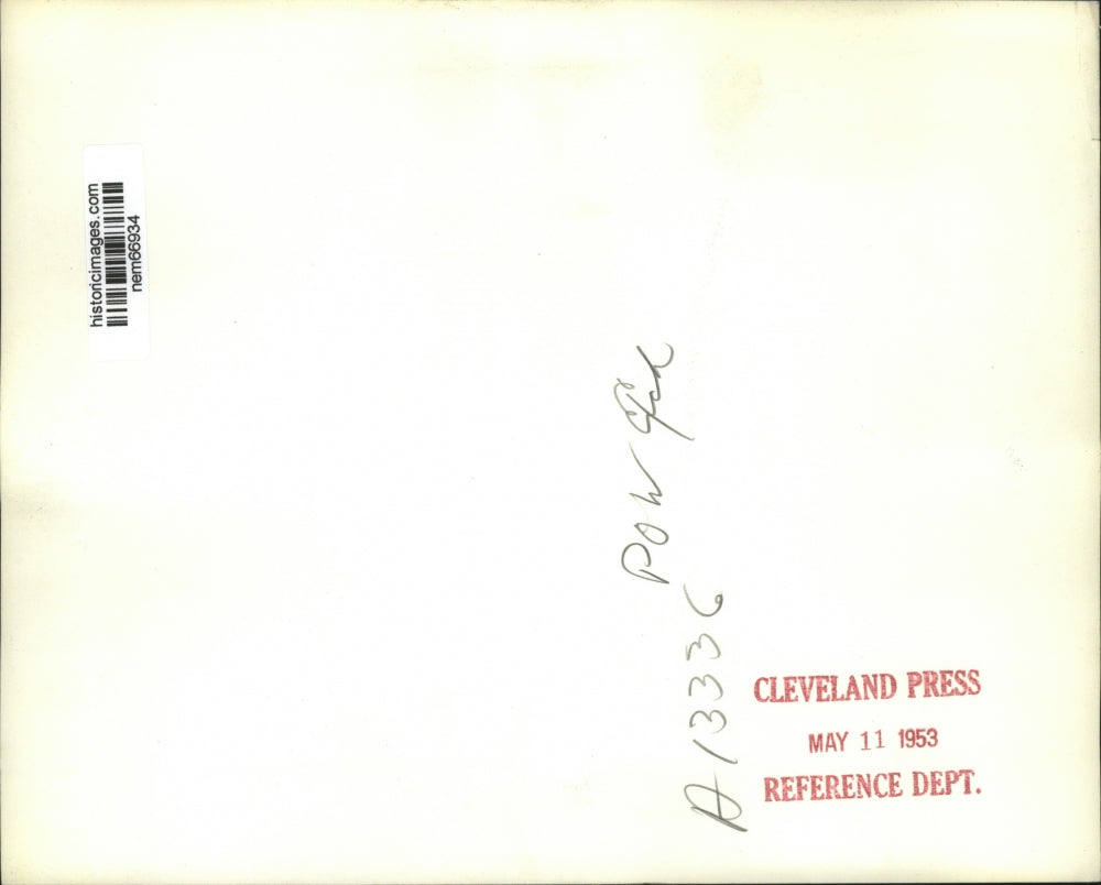 1953 Press Photo Repatriated POW Pfc.Sam Armstrong reunited with his mother