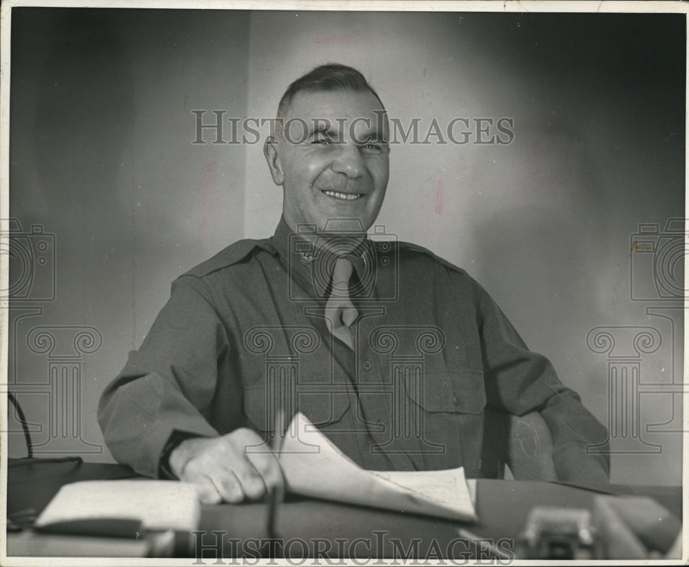 1944 Press Photo Military Man Smiling