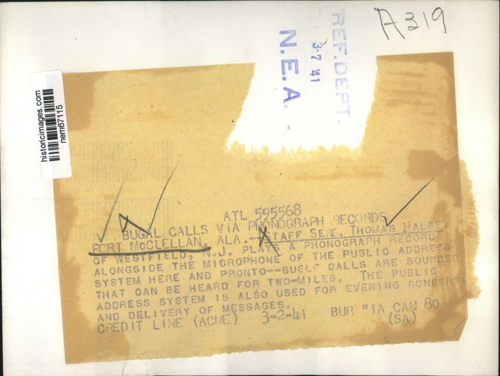 1941 Press Photo Sgt.Thomas Halsey play Phonograph Record at Fort McClellan