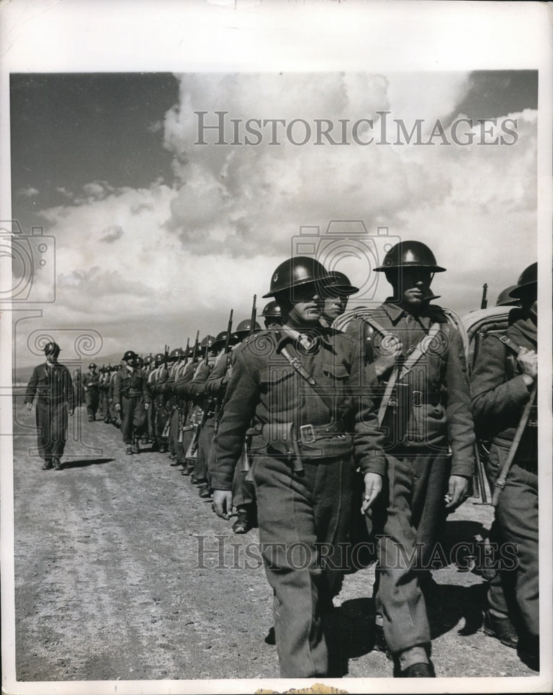 1950 Press Photo Turkish Infantrymen passes a review of the Ankara Garrison