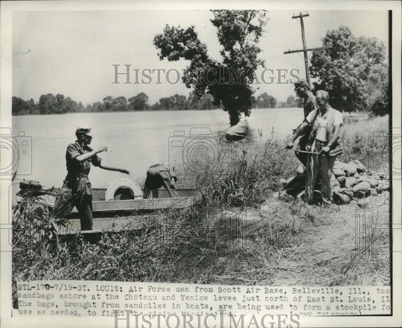 Load image into Gallery viewer, 1951 Press Photo Sandbag Piles to Flight the Rising of Mississippi River
