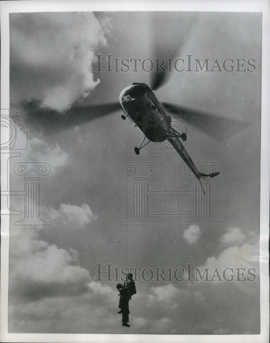 1952 Press Photo Scene of experimental rescue with a Bristol type Sycamore plane