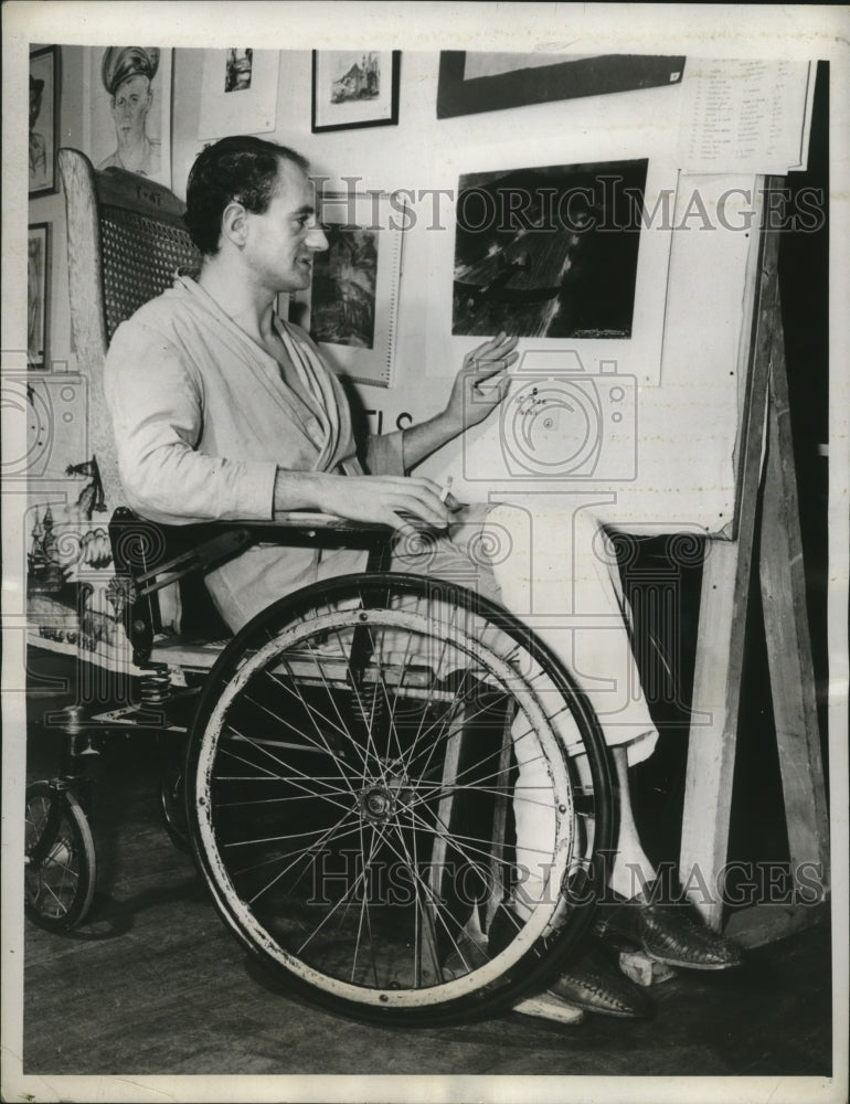 1944 Press Photo Douglas Hay shows art "Destination Germany" which won prize