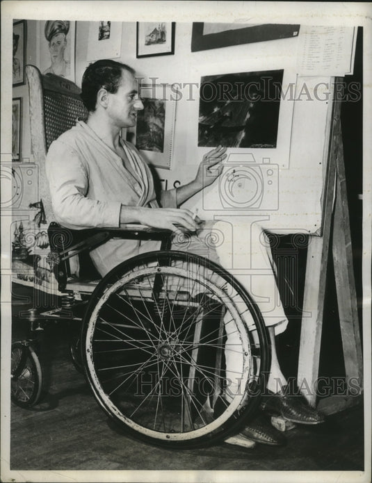 1944 Press Photo Douglas Hay shows art "Destination Germany" which won prize