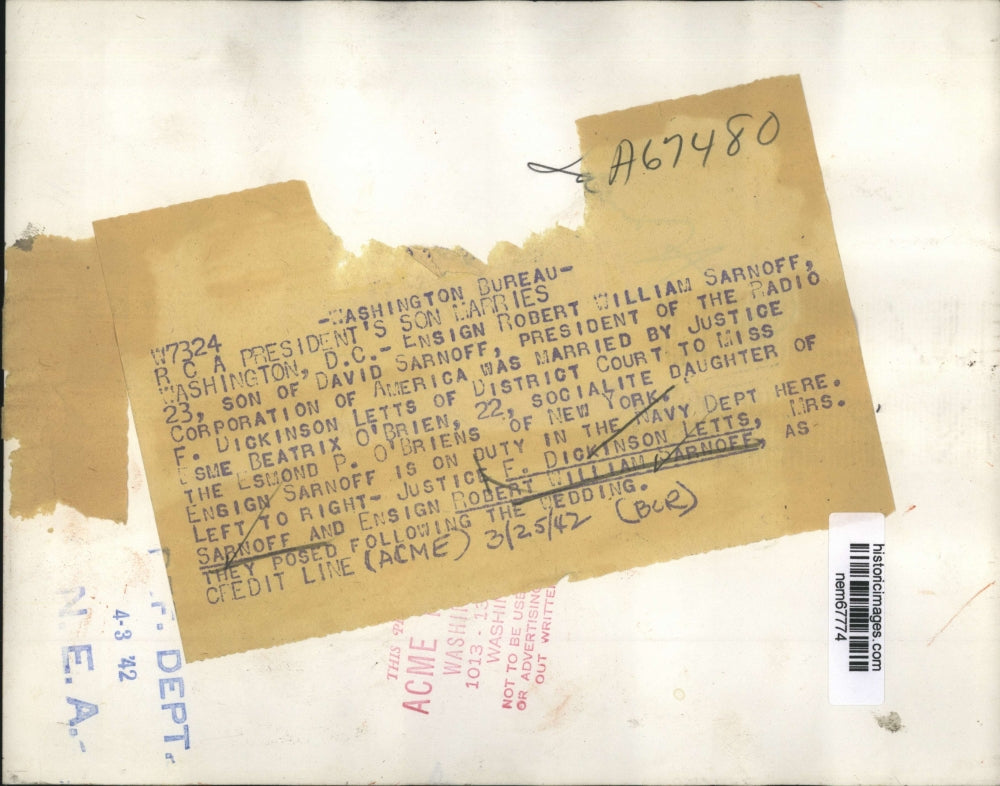 1942 Press Photo Ensign Robert William Sarnoff marries Esme Beatrix O'Brien's