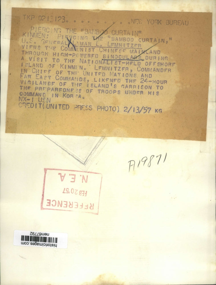 1957 Press Photo Lyman L. Lemnitzer views China through high-powered binoculars