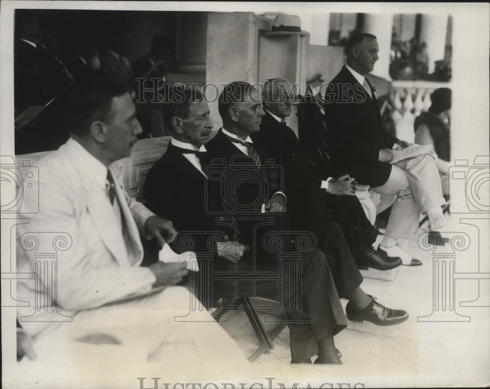 1933 Press Photo Guests at Memorial Day Services at Arlington National Cemetery