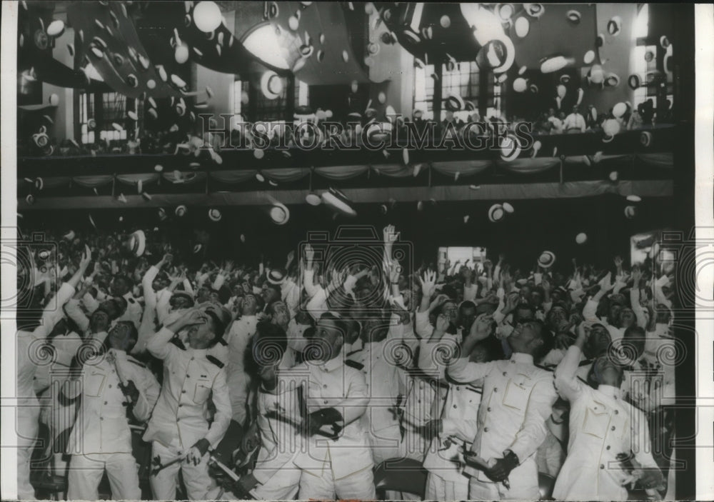 1956 Press Photo U.S Naval Academy Graduating Class toss their Caps