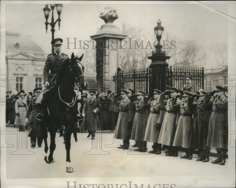 1940 Press Photo King Leopold of the Belgians reviews his troops in Brussels