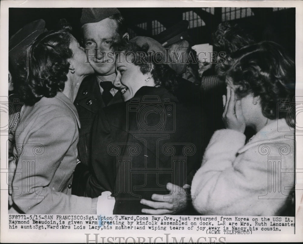1951 Press Photo Sgt Upton Ward greeted by family on returning from Korea