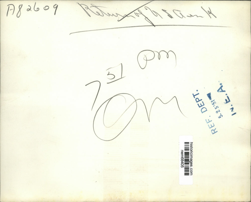 1951 Press Photo Sgt Upton Ward greeted by family on returning from Korea