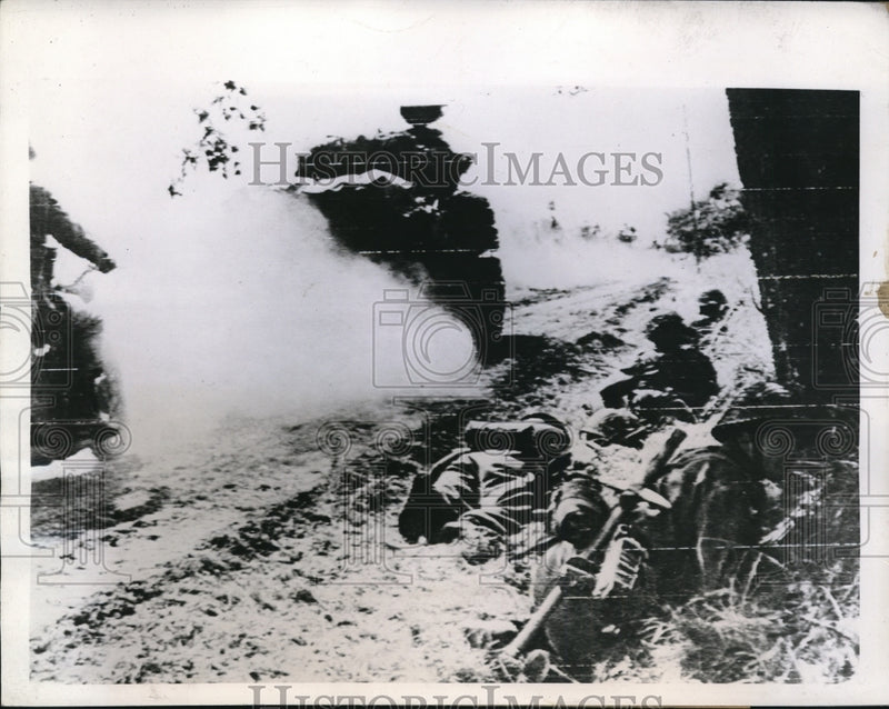 Load image into Gallery viewer, 1944 Press Photo A Sherman Tank passes British Infantry holding positions
