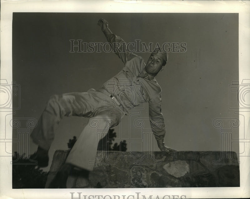 Load image into Gallery viewer, 1943 Press Photo Stonewall Jackson, top pick for Eighth Base Headquarters
