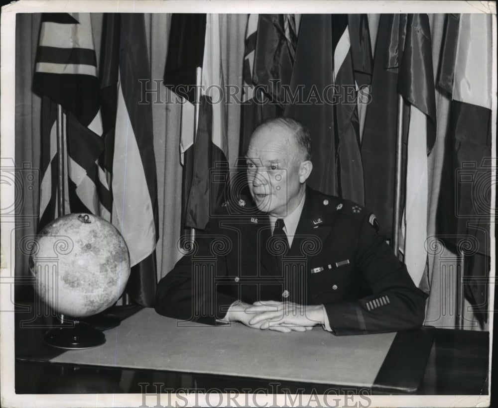 1951 Press Photo General Eisenhower makes speech on his European tour