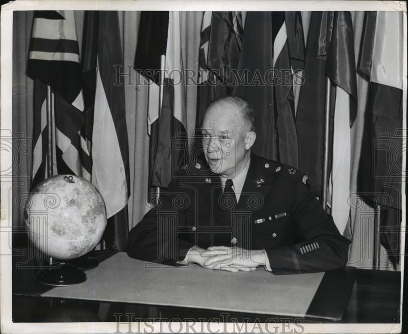 Load image into Gallery viewer, 1951 Press Photo General Eisenhower makes speech on his European tour

