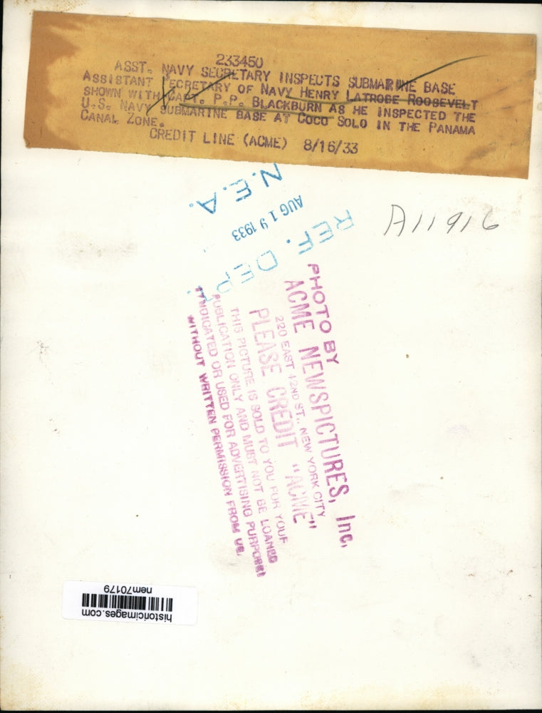 1933 Press Photo Asst Navy Secretary Henry Roosevelt inspects submarine base