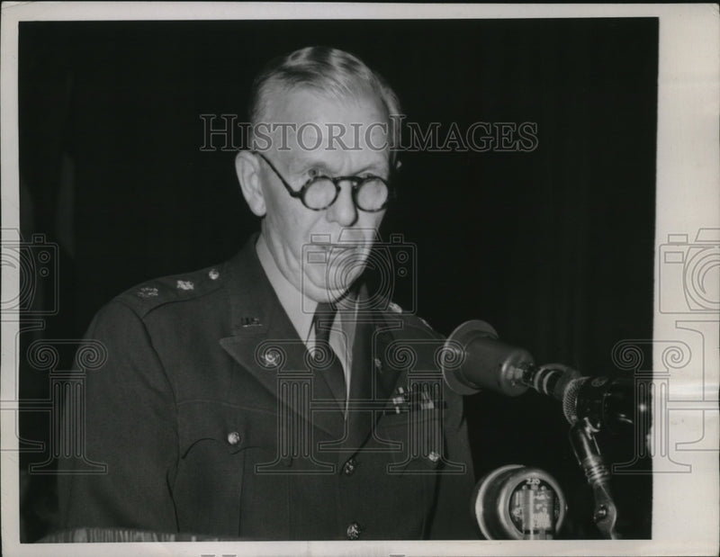 Load image into Gallery viewer, 1945 Press Photo General of the Army George C. Marshall speaks at Herald Forum
