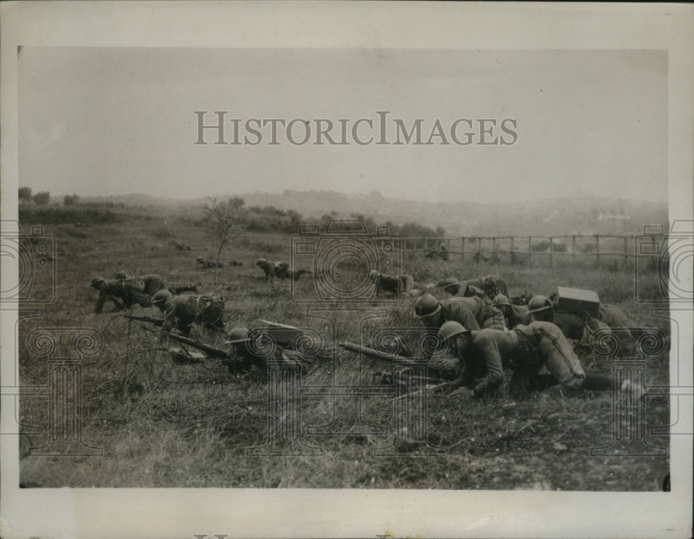 1934 Press Photo Italian Volunteer Militia in action during maneuvers