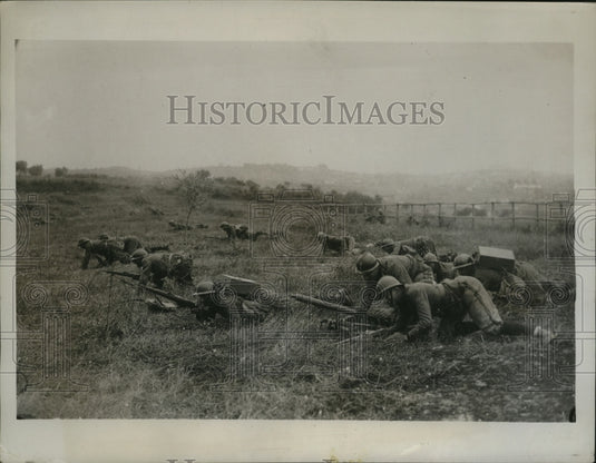 1934 Press Photo Italian Volunteer Militia in action during maneuvers