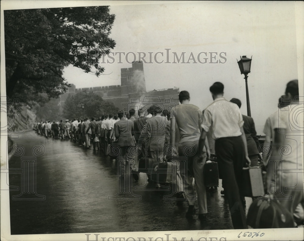 1942 Press Photo Large class of cadets in the United States Military School