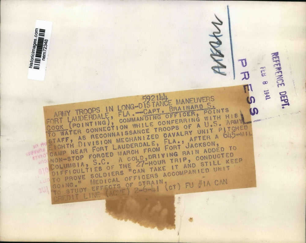 1941 Press Photo Capt Brainarrd S Cook confers with Army troops in Florida