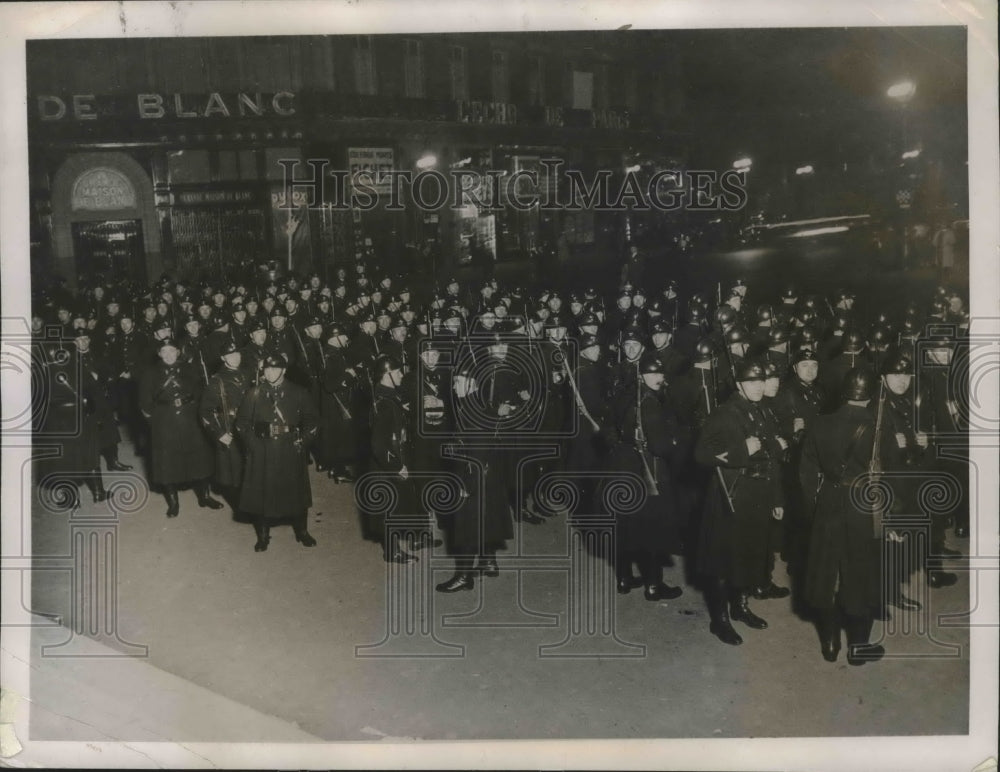 1936 Press Photo Mobile guards at the Opera as leftists organize a parade