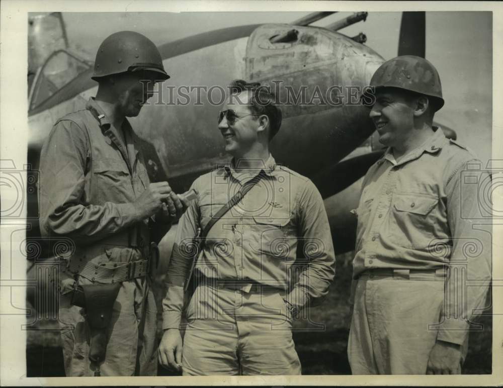 1944 Press Photo 1st Lt.Herbert Nunnery, Col.Robert Morrissey, Capt.James Whiton