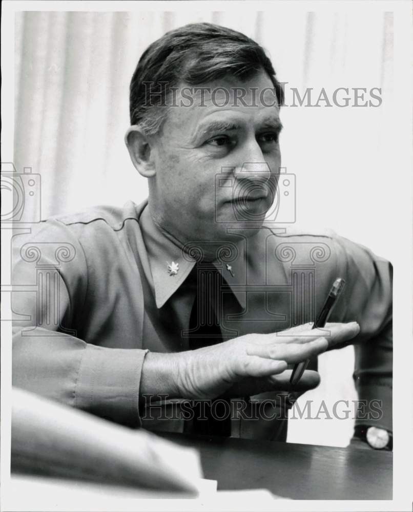 1970 Press Photo Lt. Cdr. Preston Oliver, Navy Chaplain and World War II veteran- Historic Images