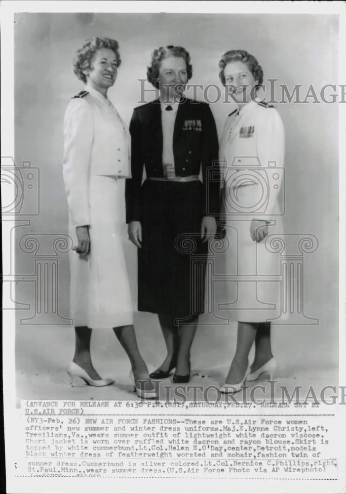 1960 Press Photo US Air Force women officers model new dress uniforms- Historic Images