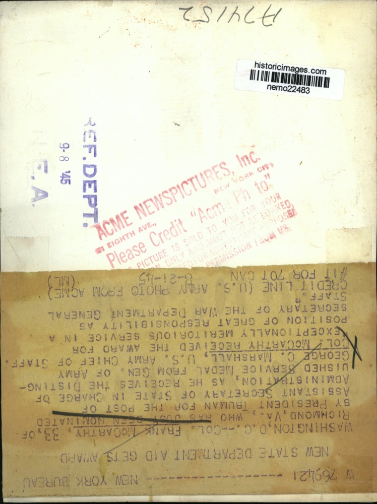 1945 Press Photo Col Frank McCarthy Receives Service Medal From George Marshall