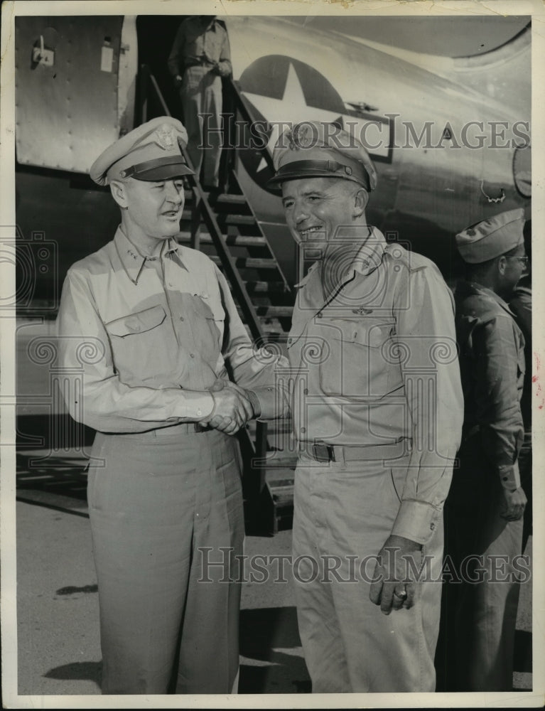 Load image into Gallery viewer, 1945 Press Photo Gen. Hale greets Gen. Giles upon arrival in the Marianas
