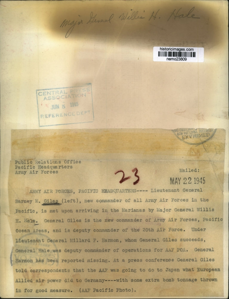 1945 Press Photo Gen. Hale greets Gen. Giles upon arrival in the Marianas