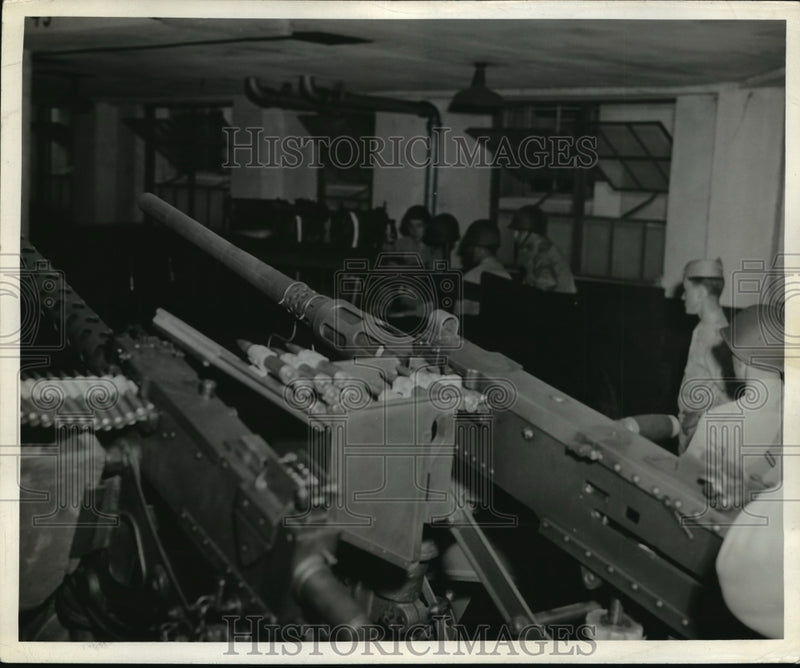Load image into Gallery viewer, 1942 Press Photo machine guns point into the basement of the Justice Building
