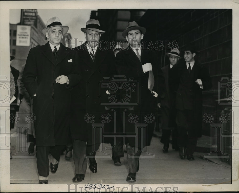 1939 Press Photo New York Hines attorneys pass by Tombs Prison NYC - neny05148- Historic Images