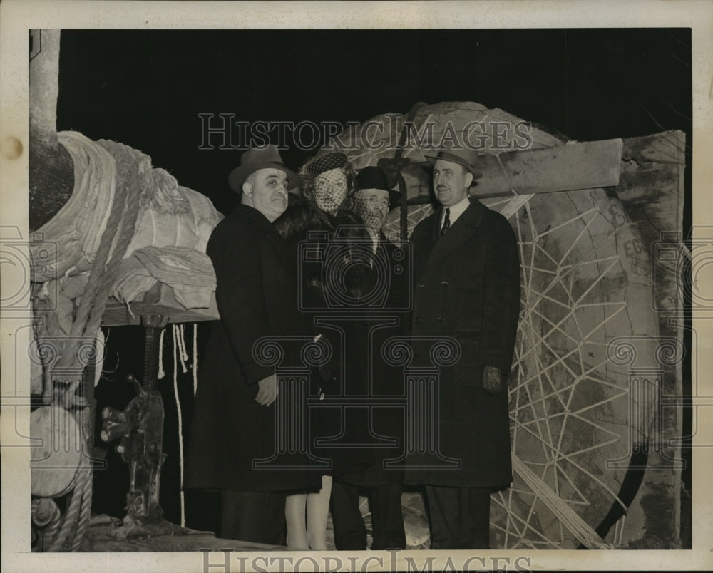 1939 Press Photo New York tree planting on Fifth Ave at 51st Street NYC- Historic Images