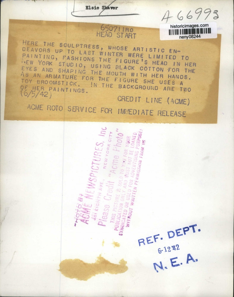 1942 Press Photo New York Sculptress Elise Shaver used broomstick NYC