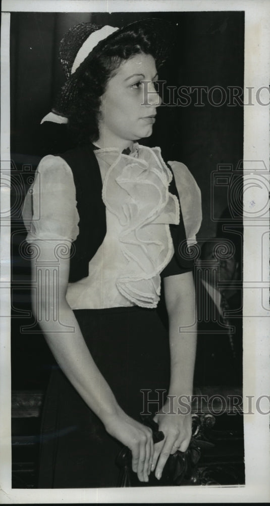 1939 Press Photo New York Mrs Grace Panzola Healy Husband Joe in Prison NYC