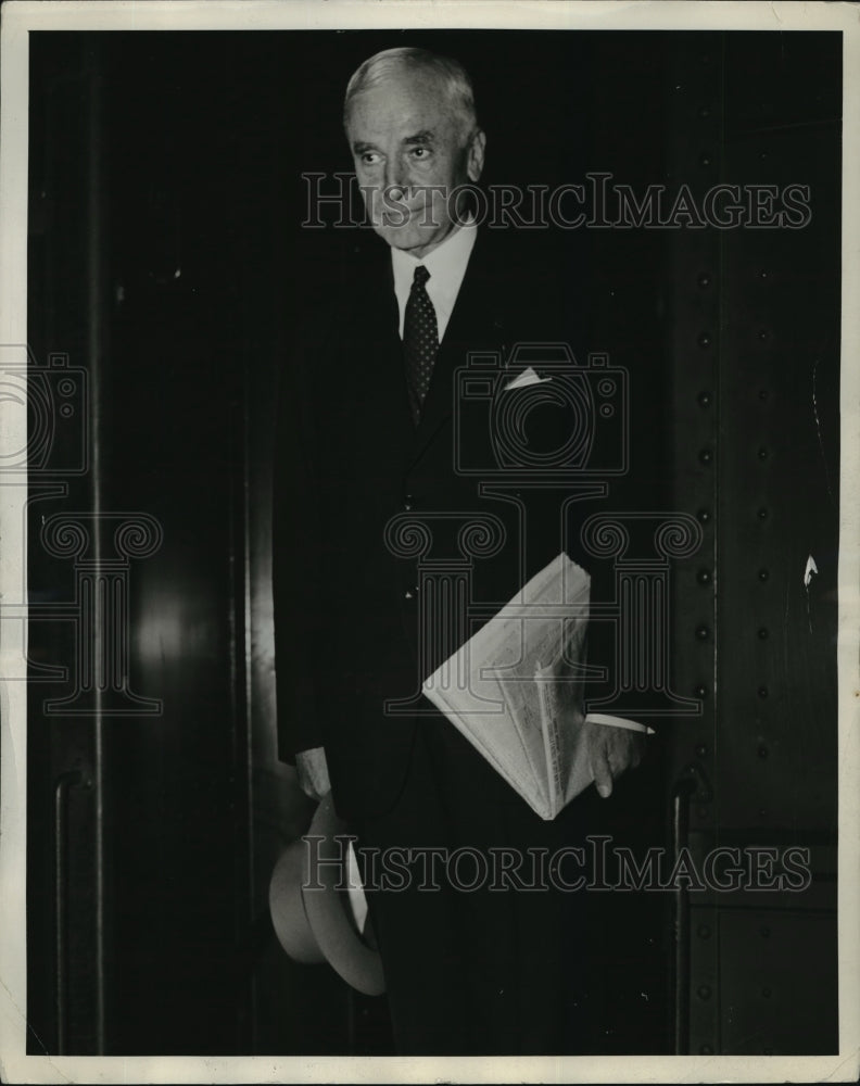 1938 Press Photo New York Secretary of State Cordell Hull Leaves Hotel NYC