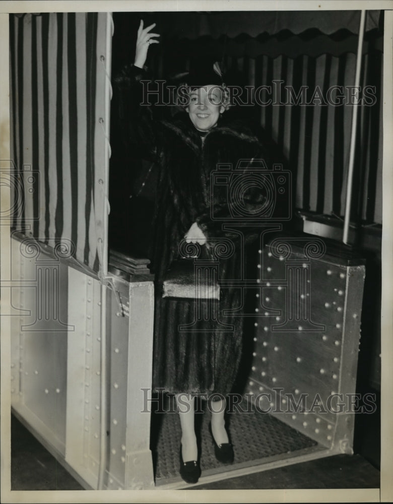 1938 Press Photo New York Miss Stella Andreva soprano in NYC - neny09289