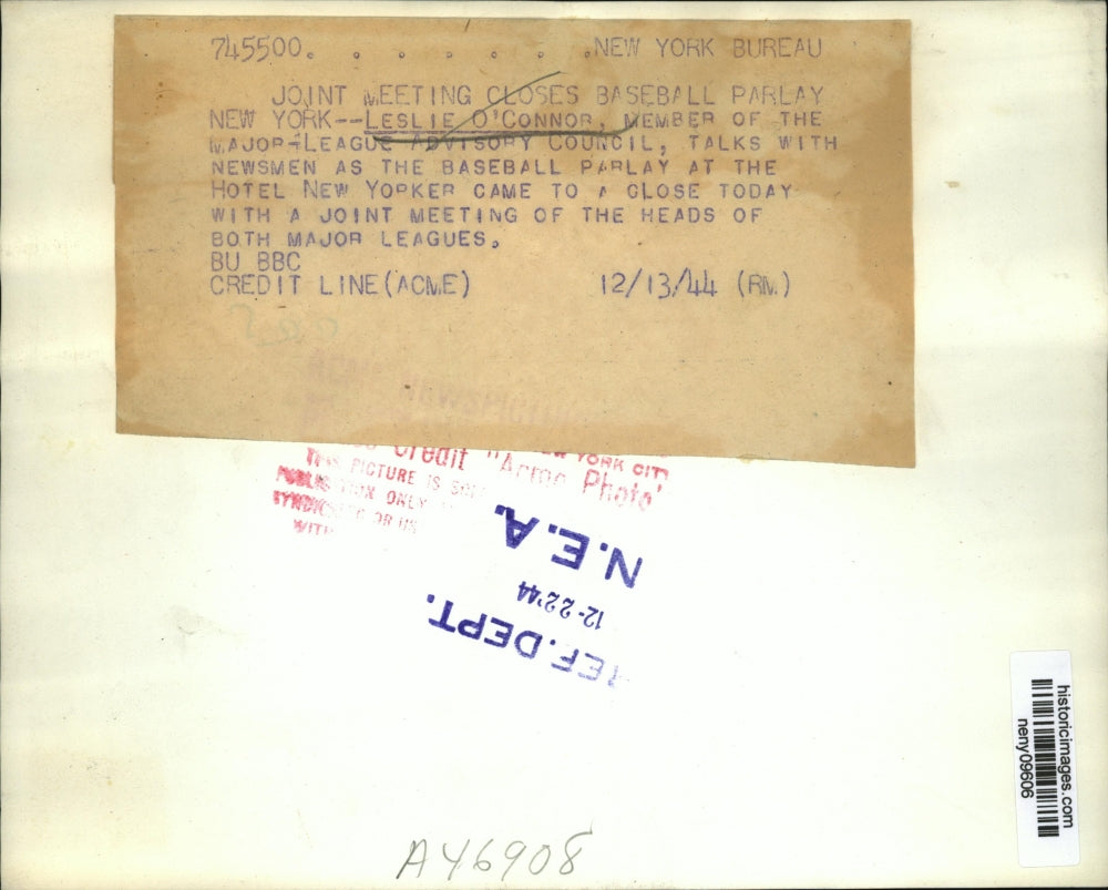 1944 Press Photo New York Leslie O'Connor Talks at Baseball Parplay at Hotel NYC