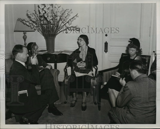 1938 Press Photo New York English Noblewoman speaks on European crisis NYC